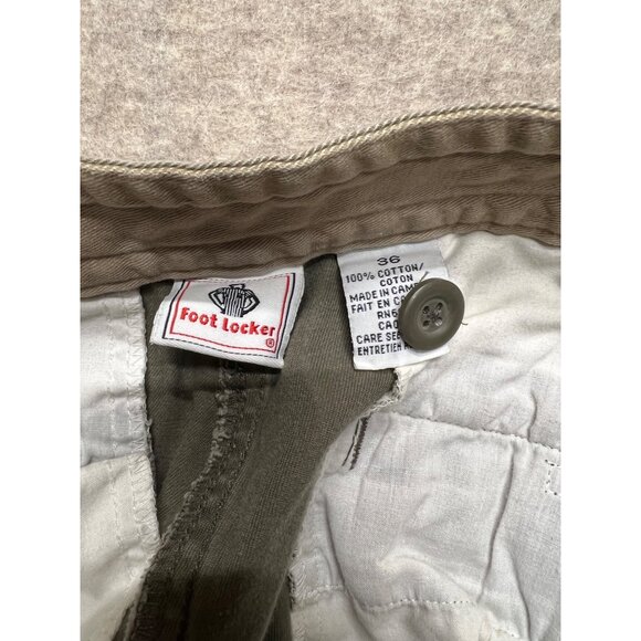 Foot Locker Green Flat Front Men's Cargo Shorts Size 36" Waist 9" Inseam - Picture 3 of 5